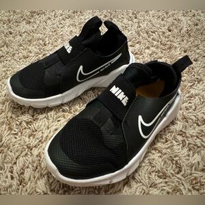 Youth 11C (little kid) Nike Sneakers